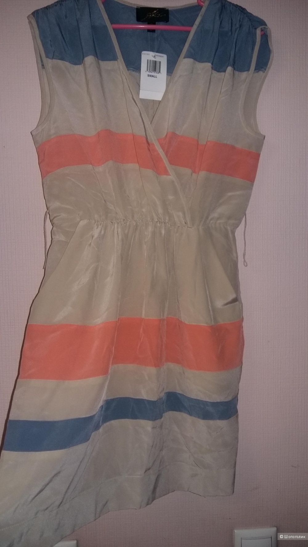 Шелковое платье AKIKO (США), размер S