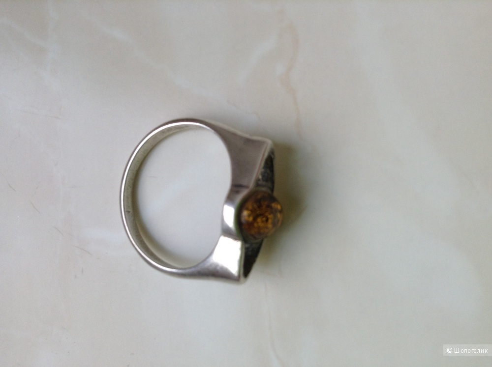 Кольцо с янтарём, размер 17,5