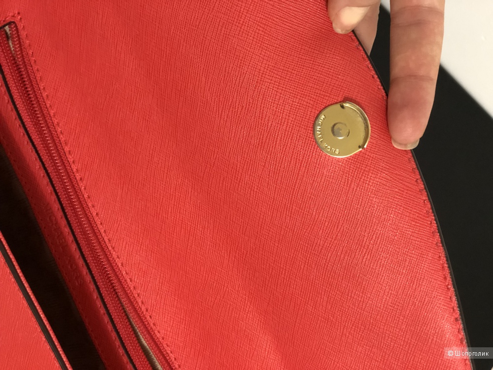 Michael Kors Ava Small Coral Reef