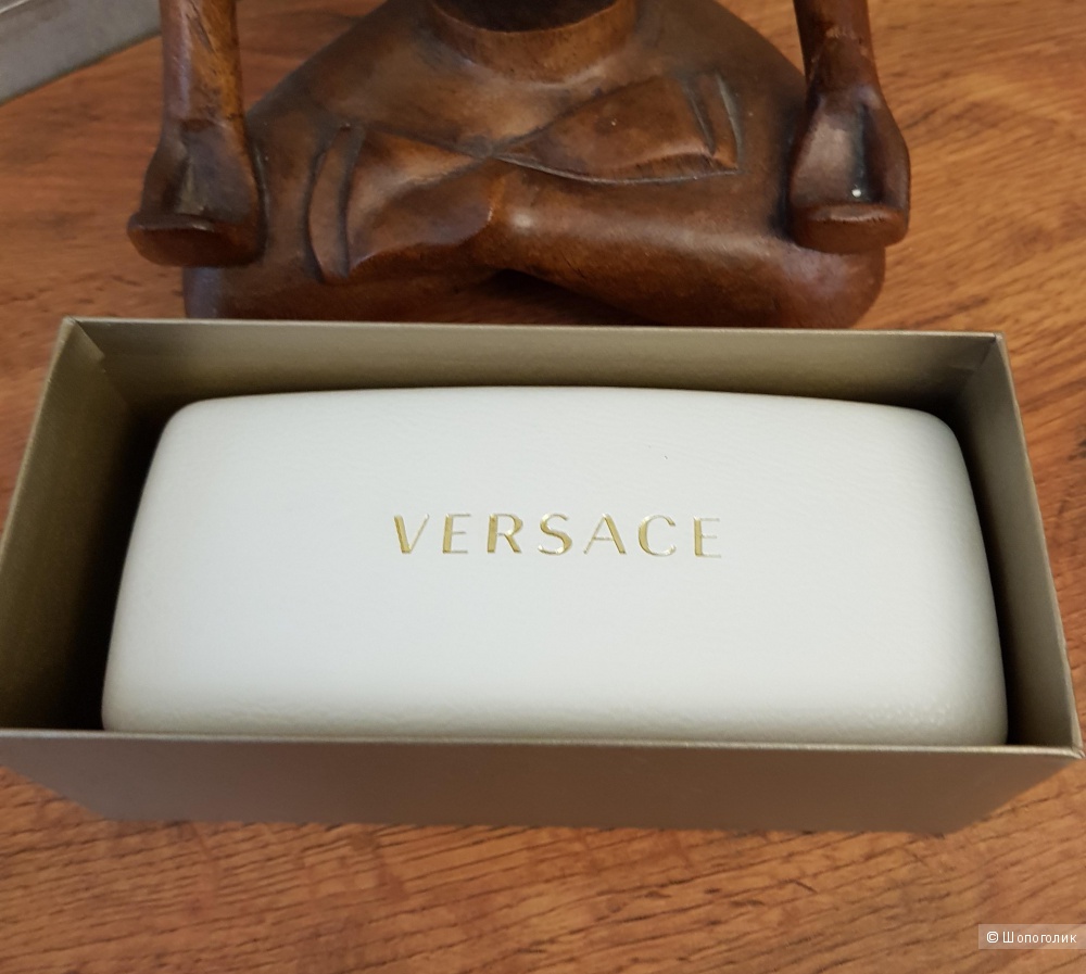 Солнцезащитные очки Versace