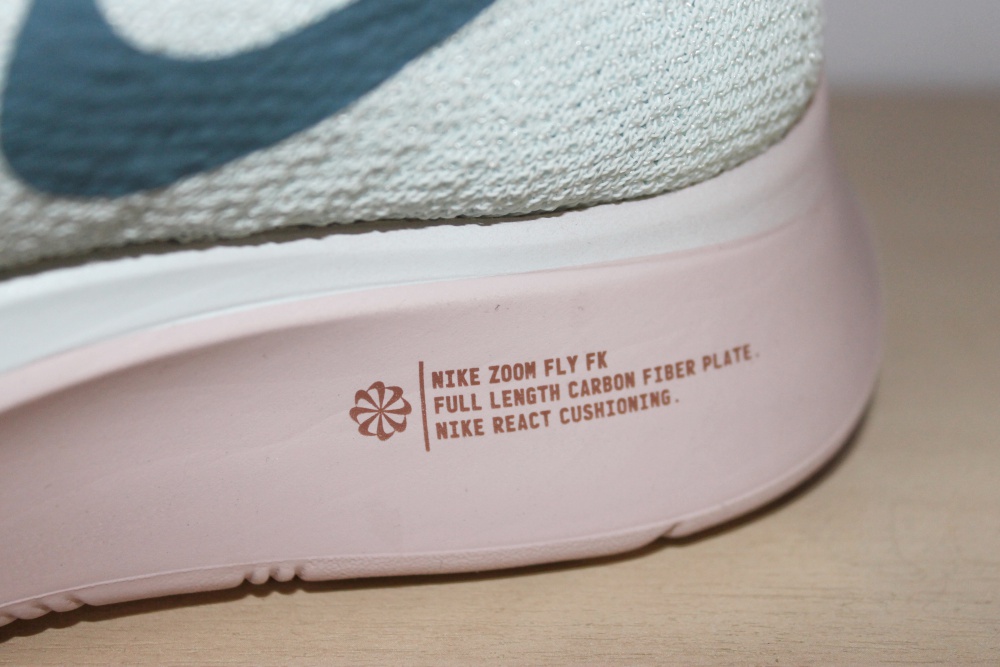 Беговые кроссовки Nike Zoom Fly Flyknit, размер EUR41 (38)