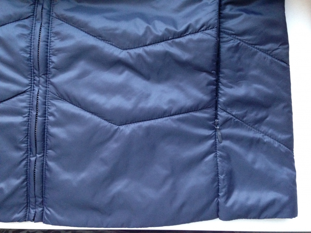 Курточка " Benetton ", размер XL