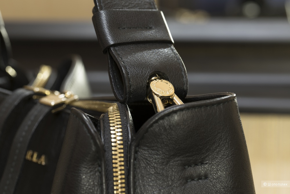 Сумка-хобо женская Furla Twiggy, medium.