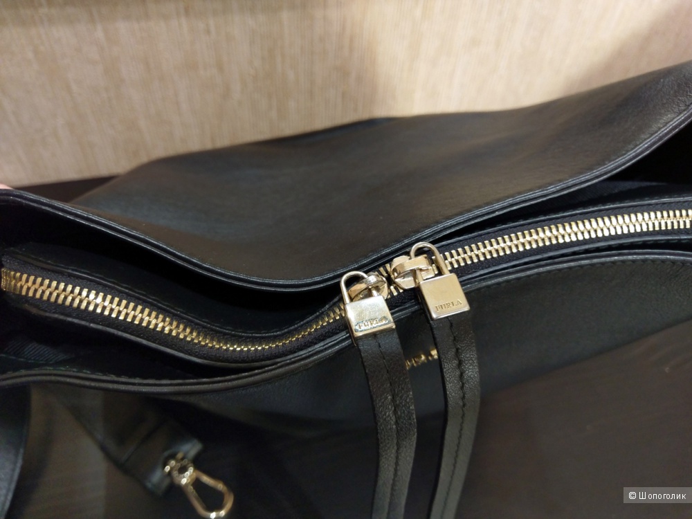 Сумка-хобо женская Furla Twiggy, medium.