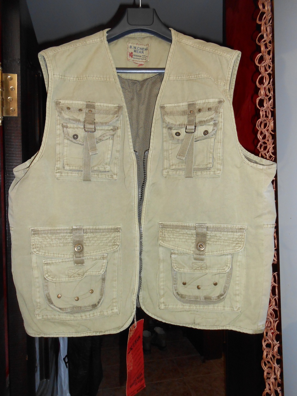 Жилет мужской B.W.CHENG WEAR , р. 56 - 58