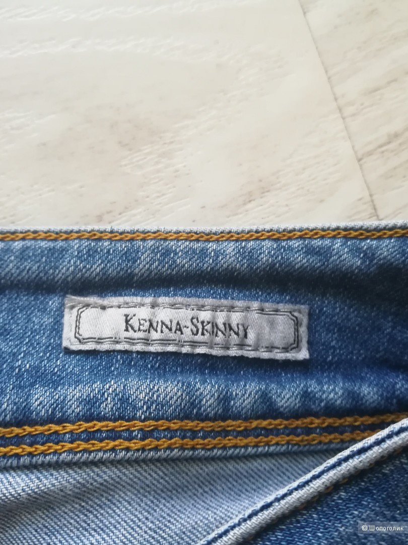 Джинсы Guess, размер 28