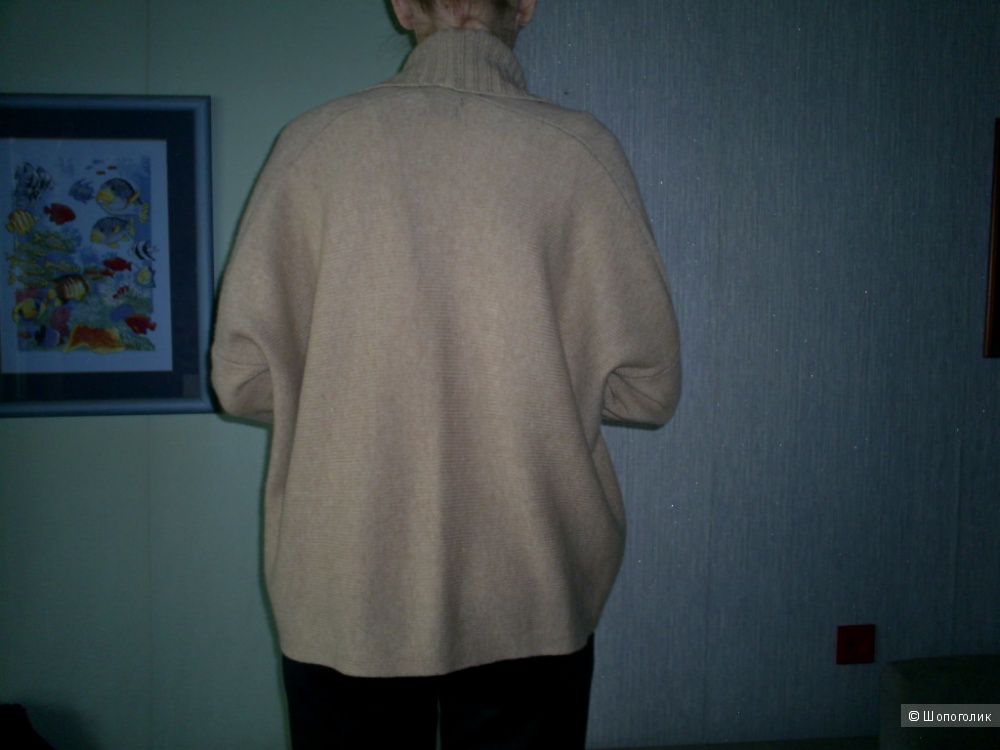 Кардиган-накидка от Massimo Dutti oversize.