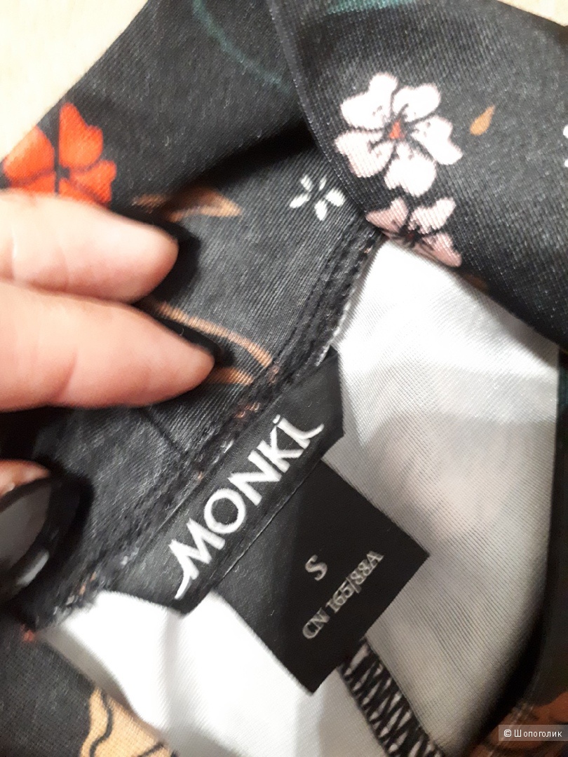 Платье Monki 42-44-46 размер