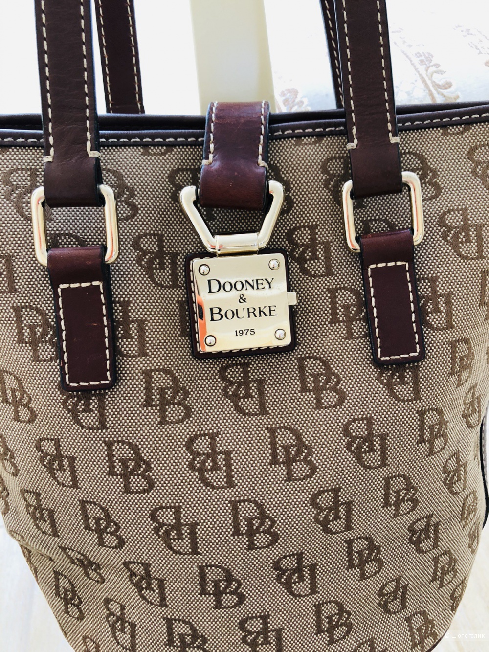 Сумка Dooney&Bourke размер м