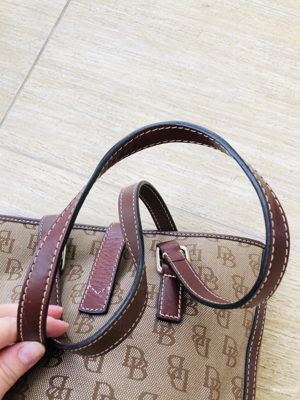 Сумка Dooney&Bourke размер м