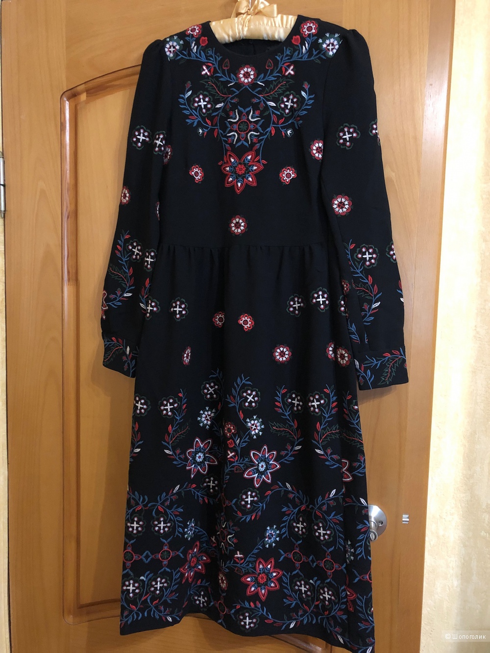 Платье с вышивкой ZARA, xs