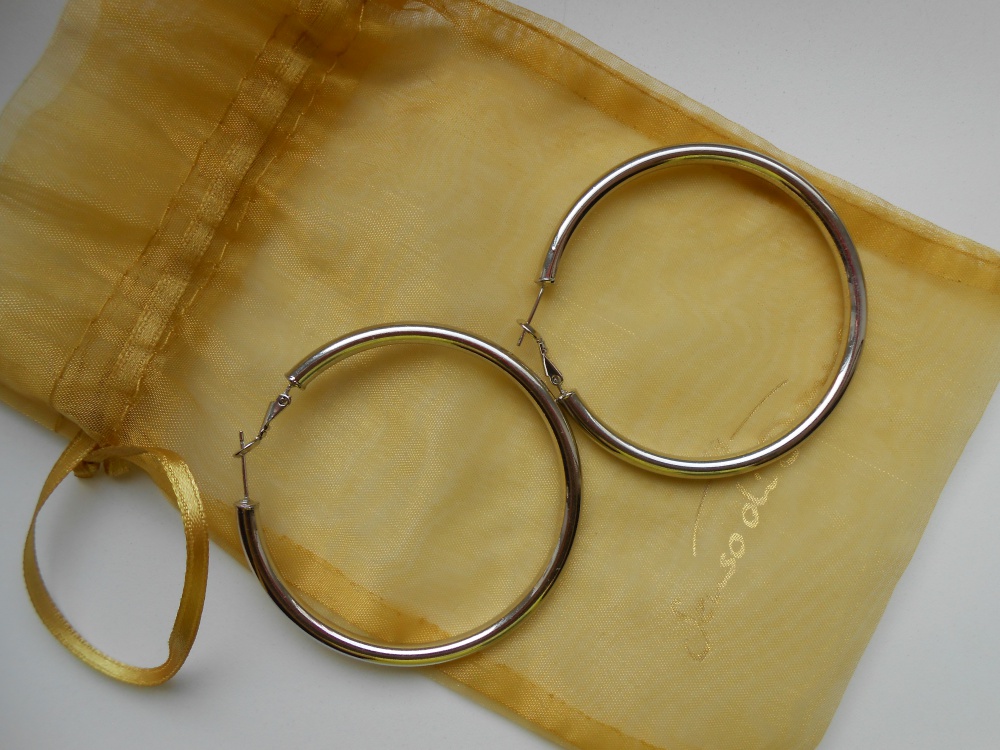 Серьги-кольца , диаметр 5,5 см.