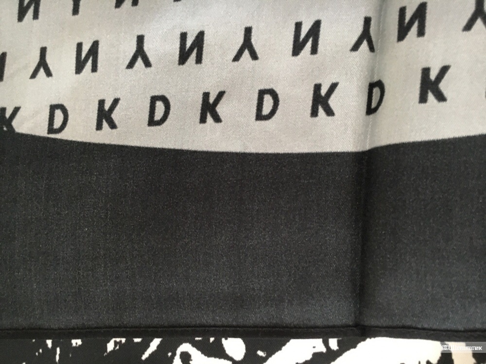 Шёлковый платок DKNY 100x100