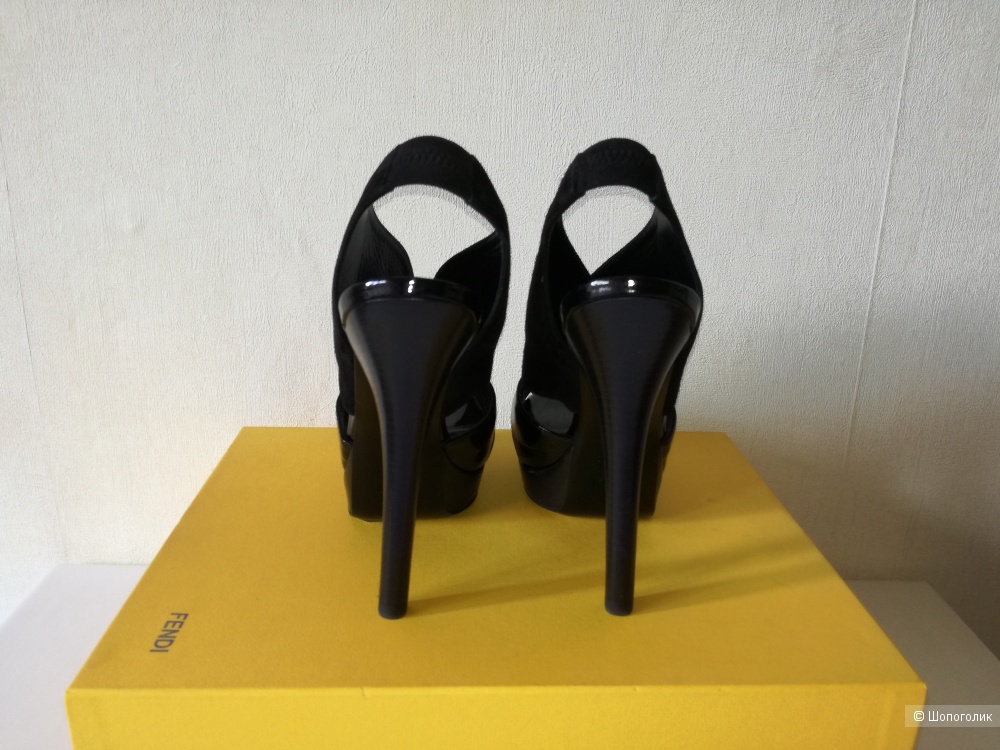 Босоножки Fendi 37 размер