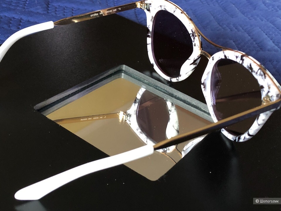 Очки солнцезащитные Мрамор зеркальные GUESS.