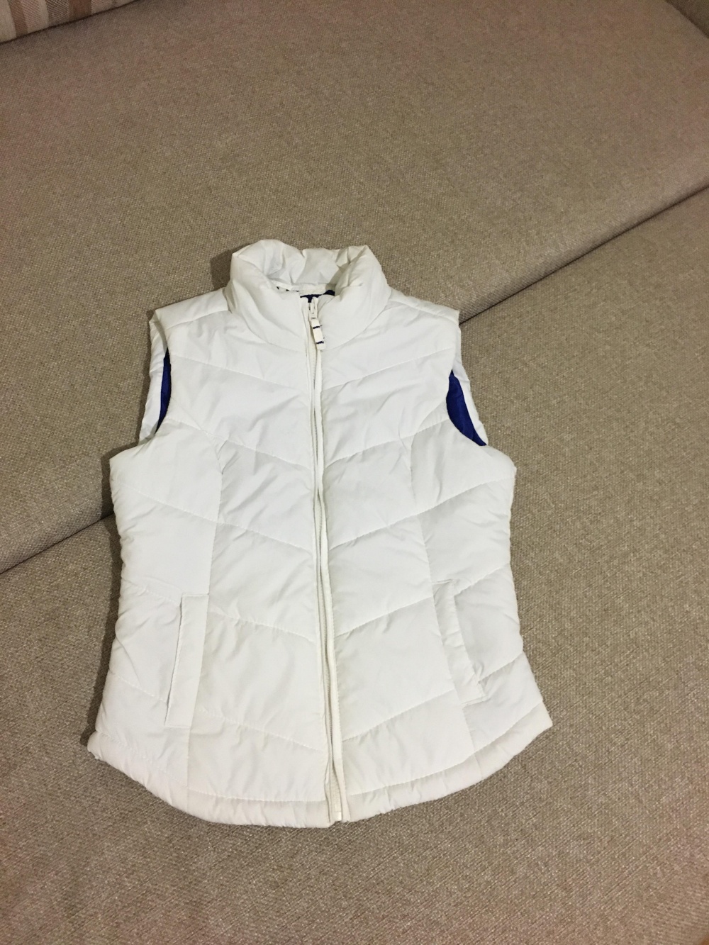 Жилетка белая Aeropostale S
