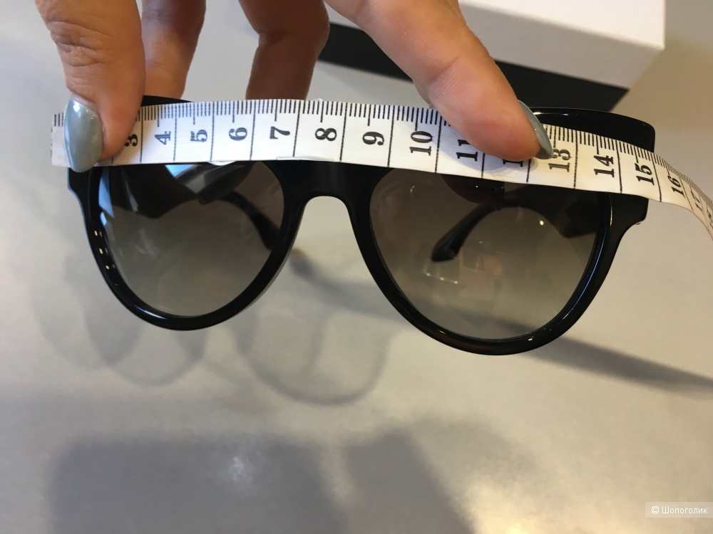 Солнцезащитные очки Prada