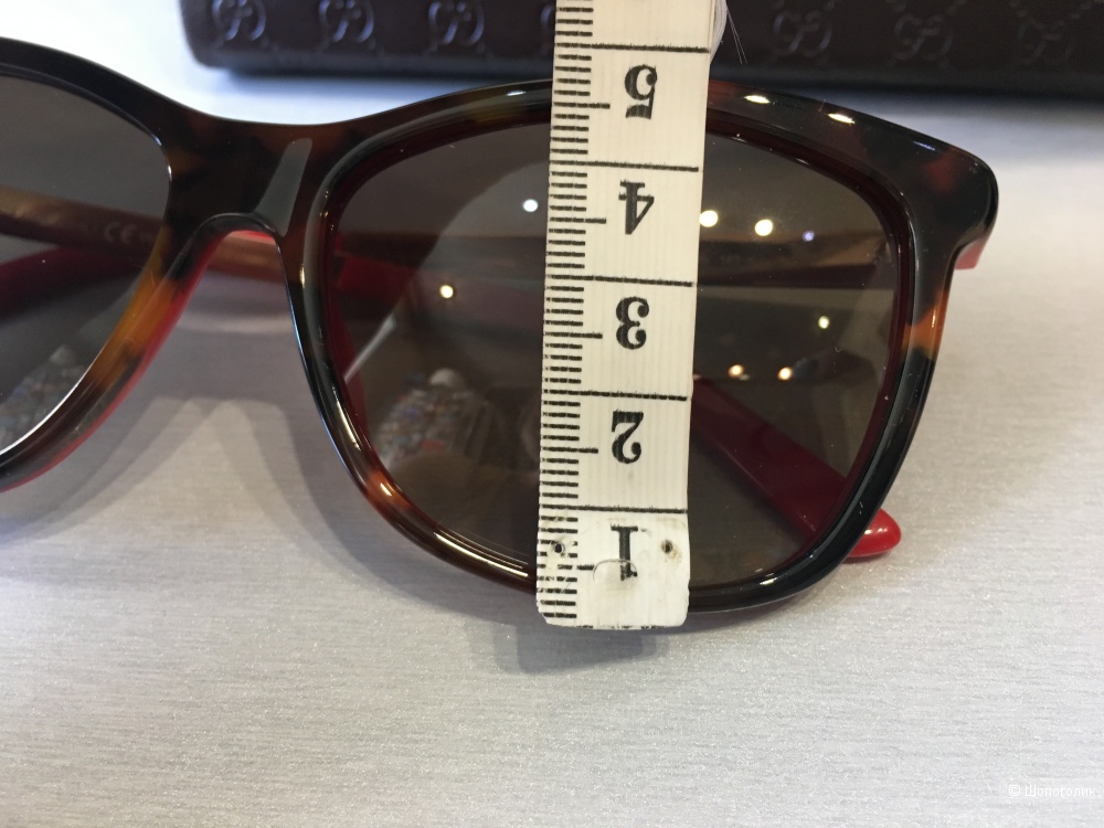 Солнцезащитные очки Gucci, унисекс