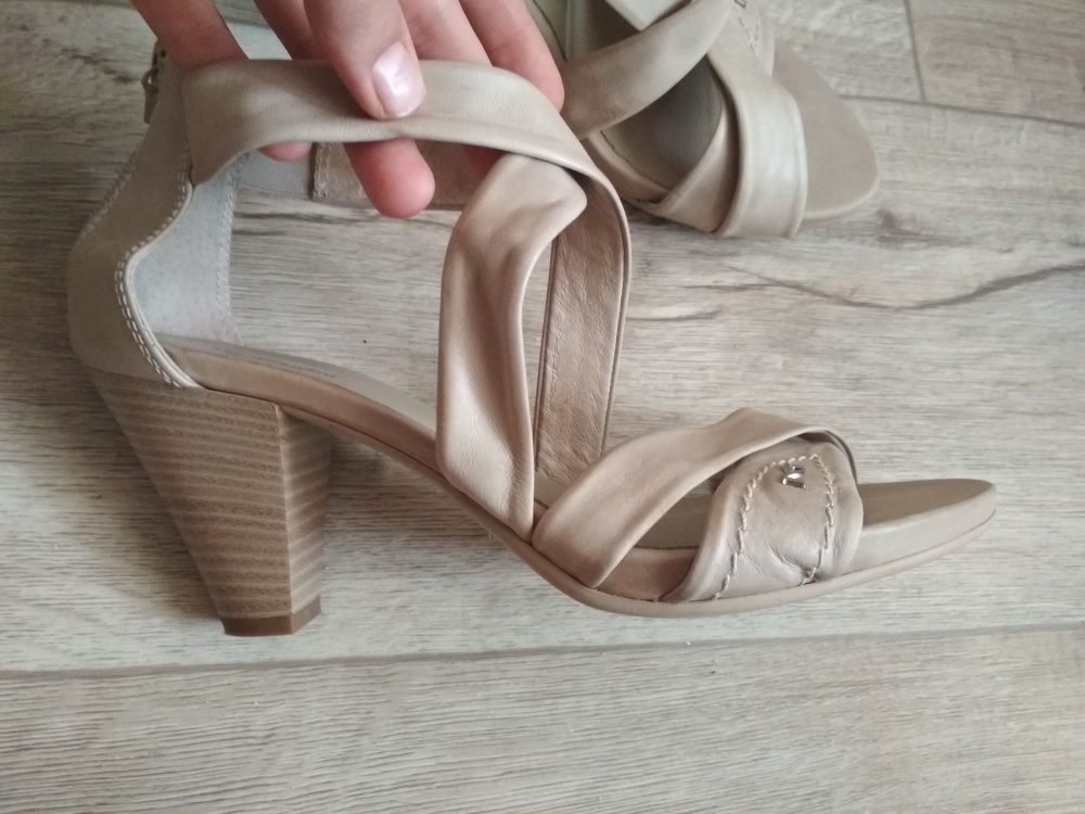 Босоножки Nero Giardini 39