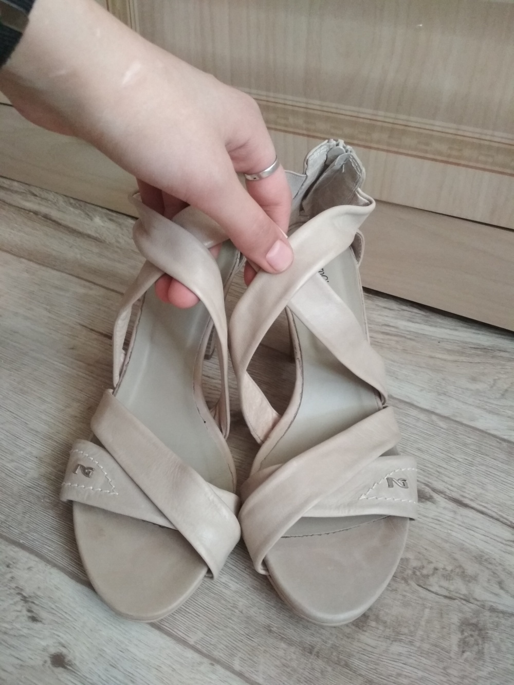 Босоножки Nero Giardini 39