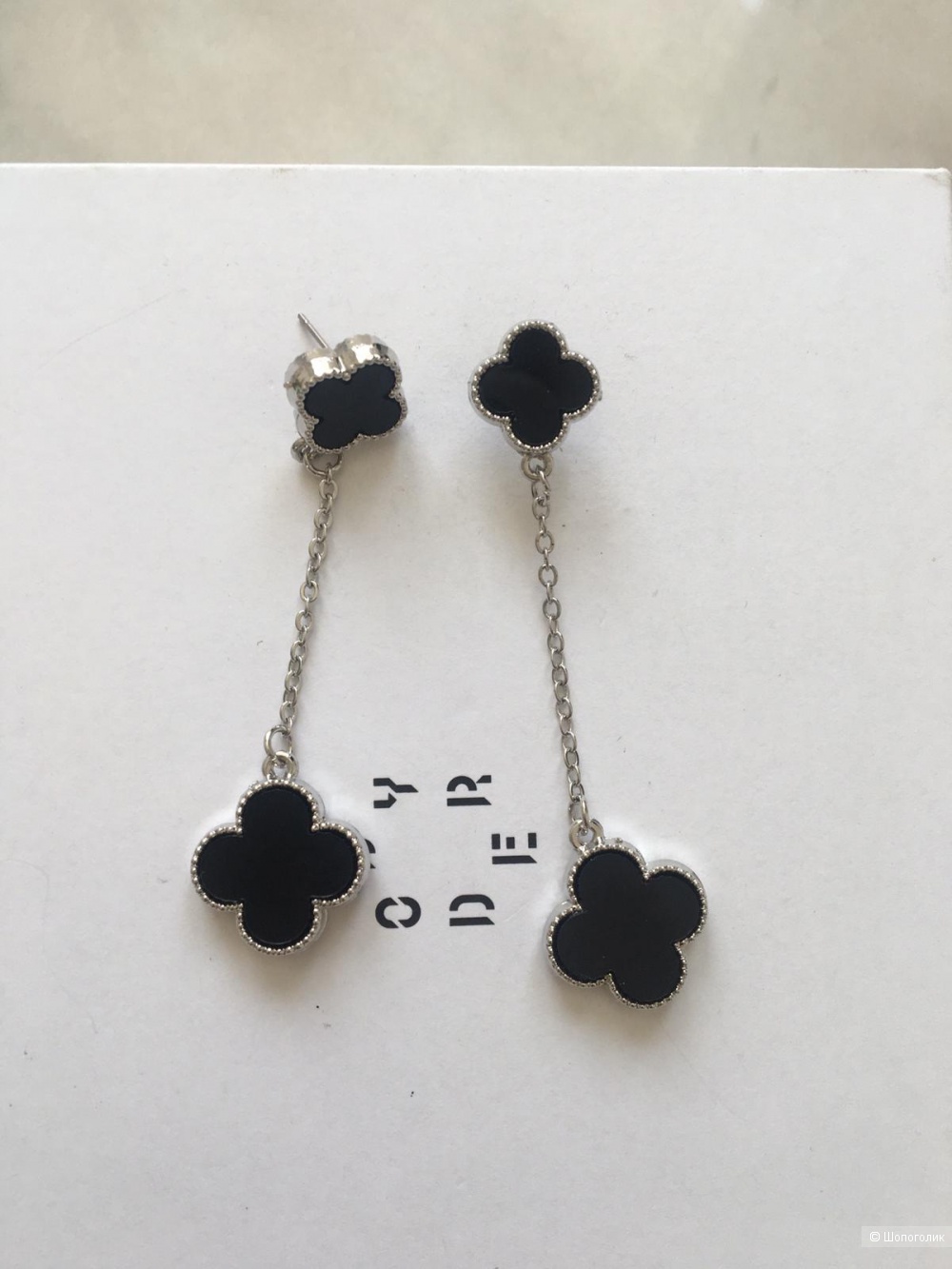 Серьги в стиле Van Cleef, длина 6,5 см.