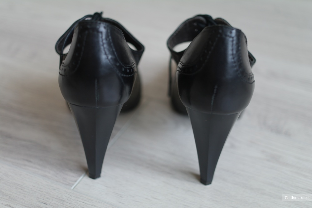 Женские туфли DORO размер37.