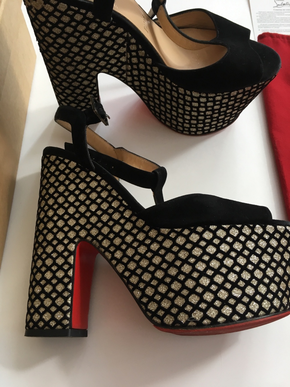 Босоножки Christian Louboutin, 39 размер