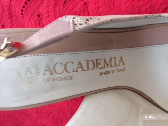 Босоножки ACCADEMIA 37 размер