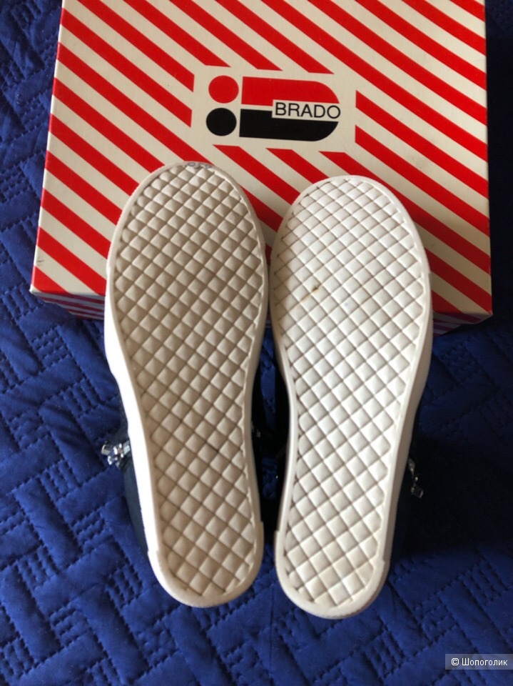 Сникерсы бренда Steve Madden , размер 8