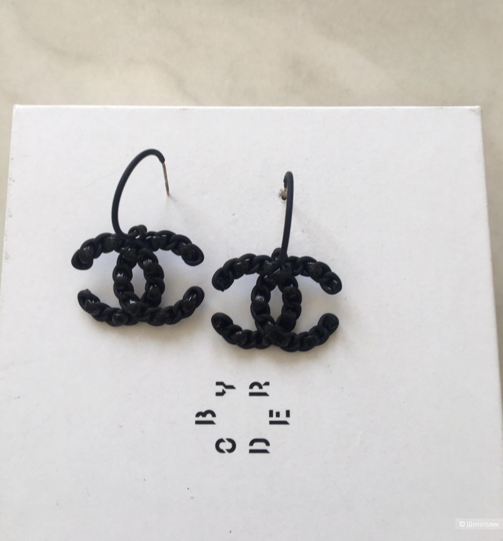 Серьги стиль Chanel, длина 3,5 см.