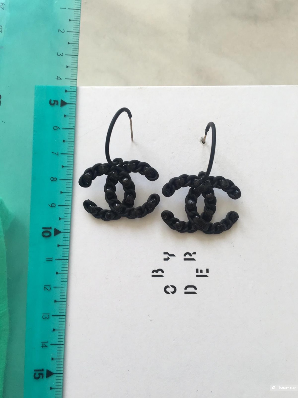 Серьги стиль Chanel, длина 3,5 см.