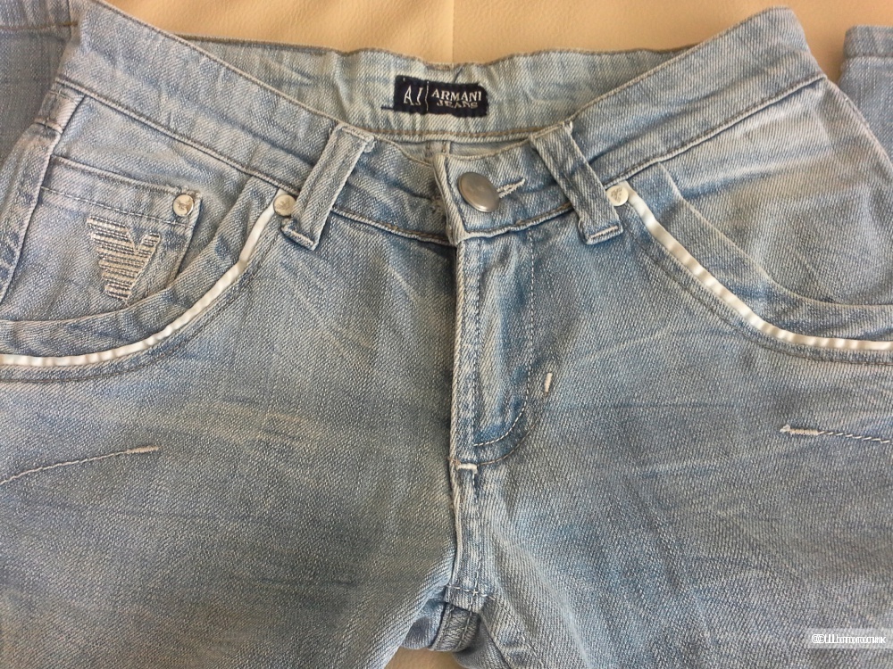 Джинсы Armani jeans , размер S.