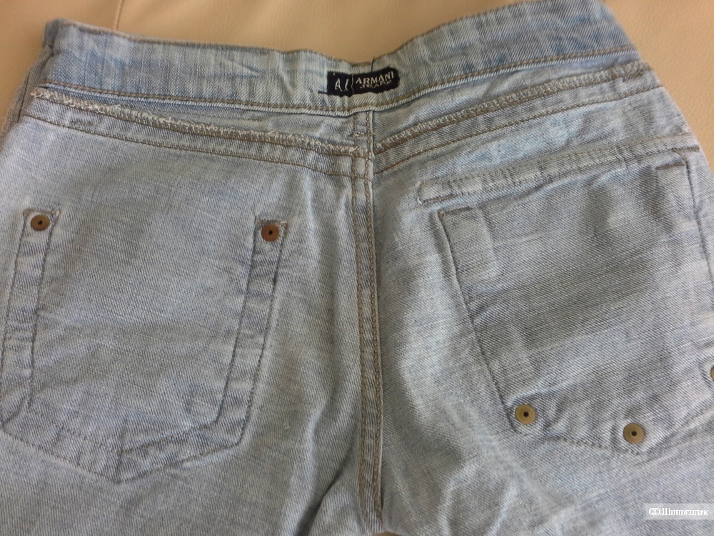 Джинсы Armani jeans , размер S.