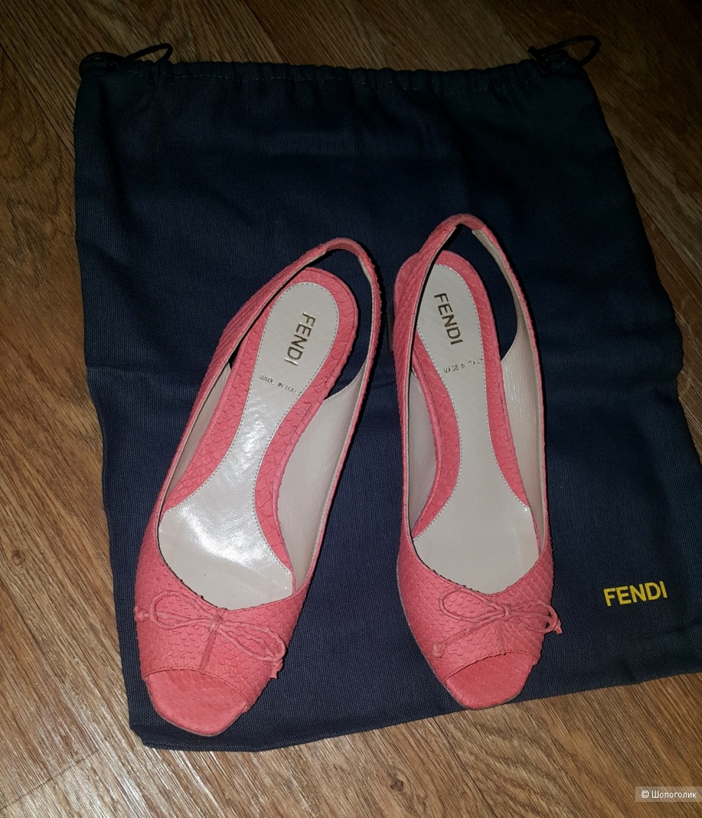 Tyфли- сандали Fendi 36 размер