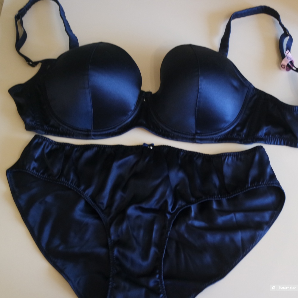 Комплект Intimissimi - бюстгальтер EU 80 D , трусы L (2 разные пары)