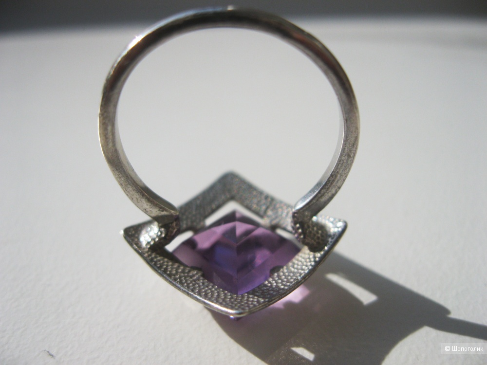 Серебряное кольцо с синтетическим аметистом