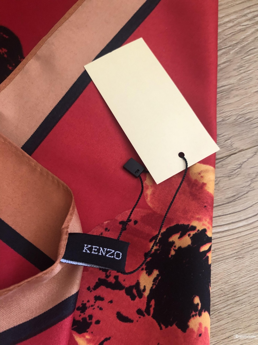 Платок Kenzo, размером 90/90 см