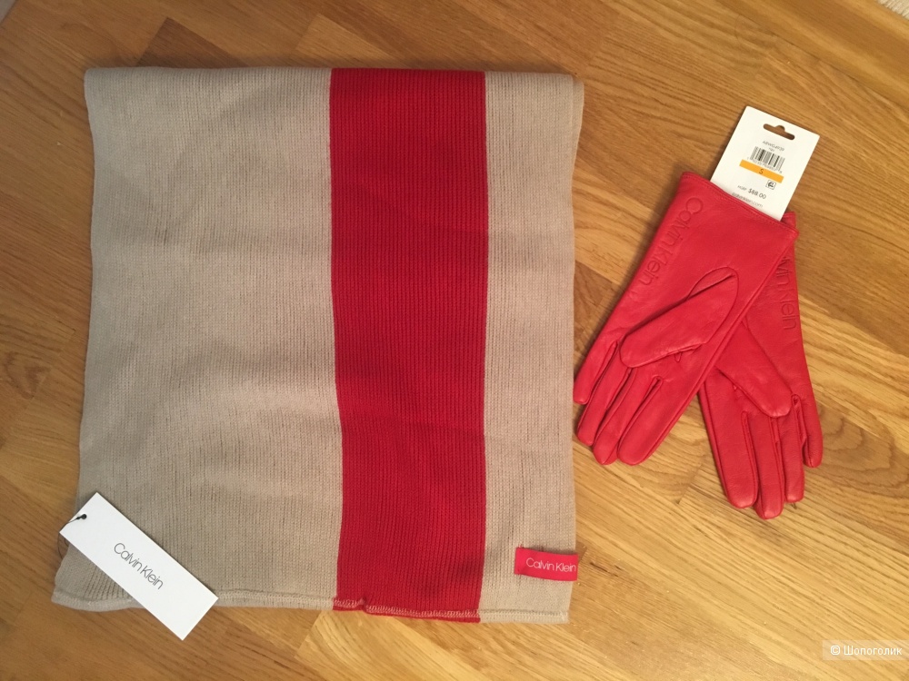 Сет Calvin Klein: перчатки 7р и шарф