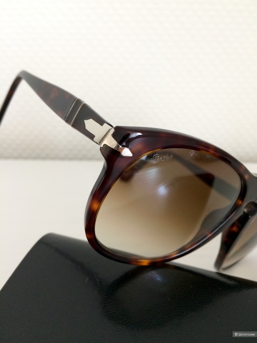 Солнцезащитные очки Persol