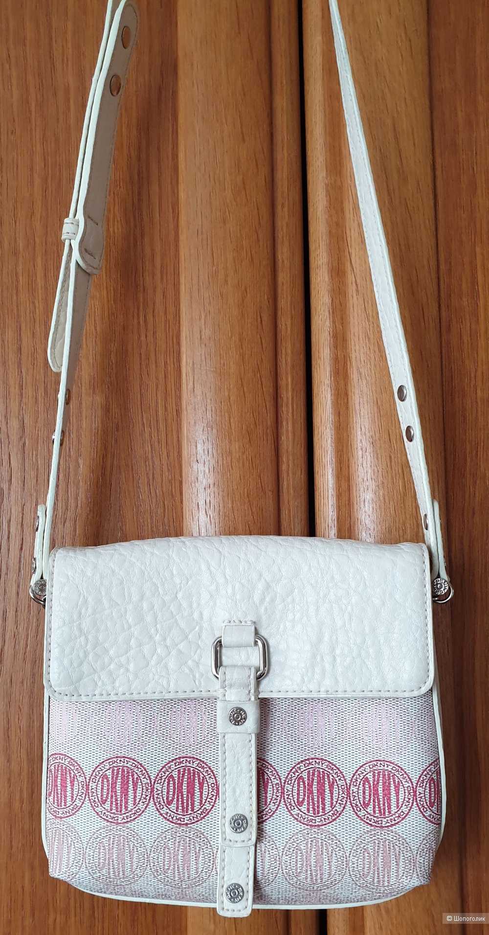 Сумка crossbody DKNY