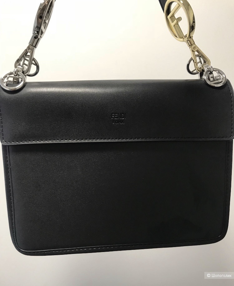 Сумка Fendi, размером 25/19 см