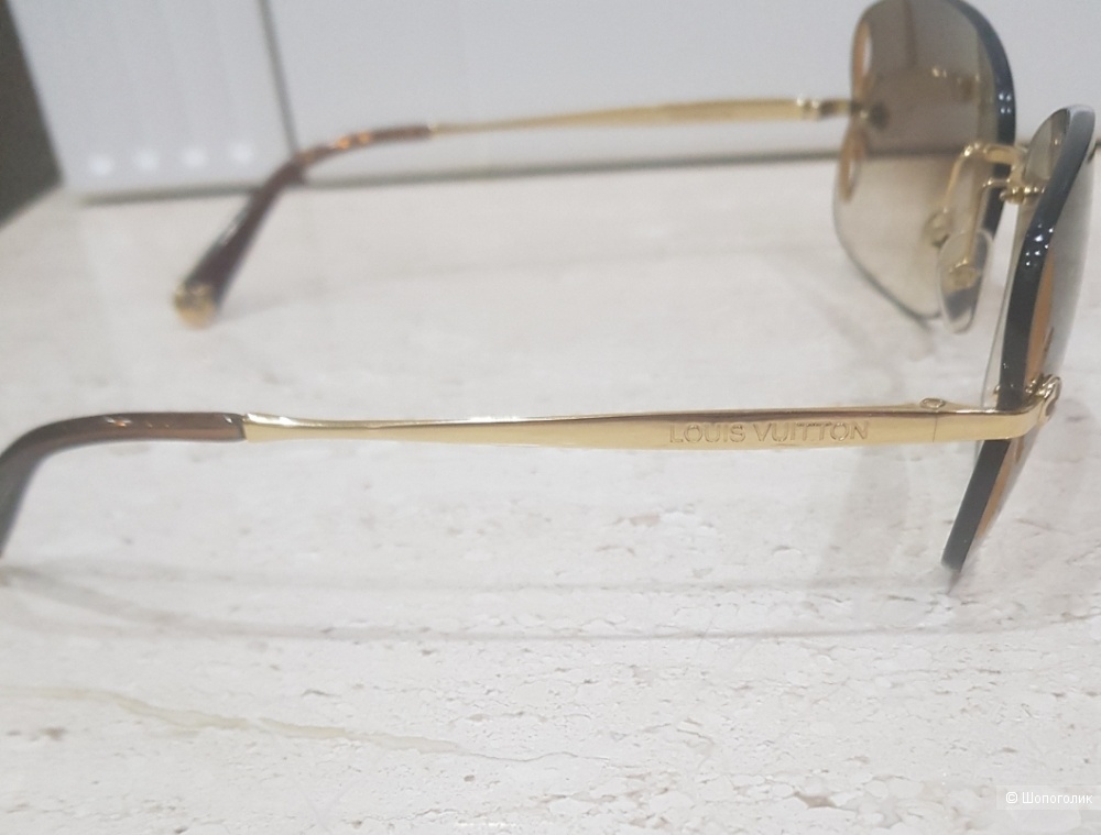 Солнцезащитные очки Louis Vuitton