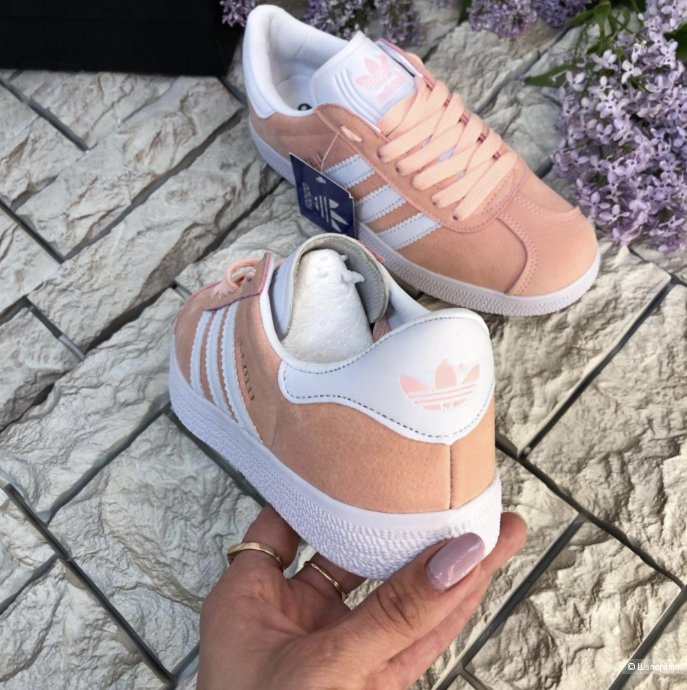 adidas gazelle taupe