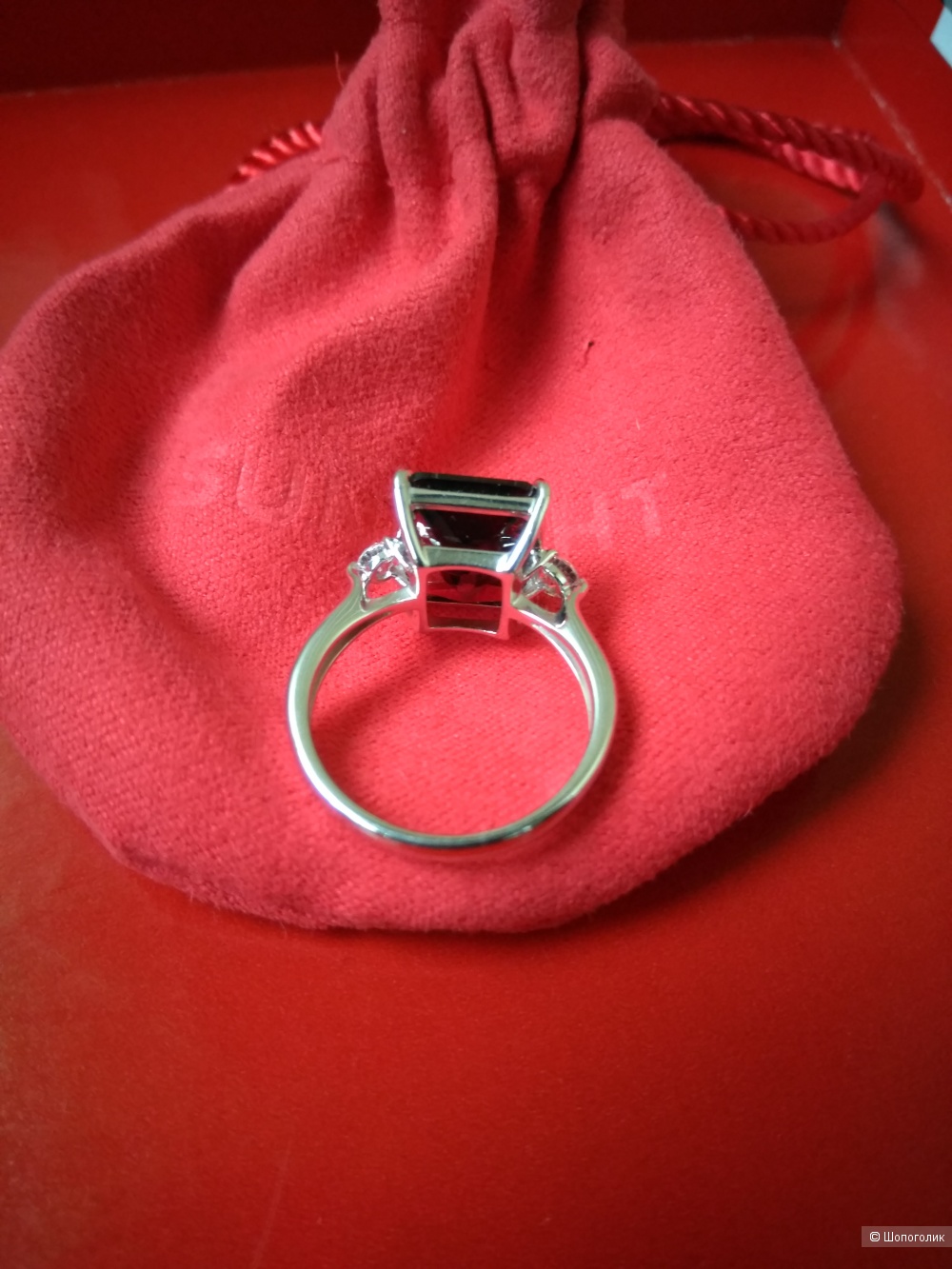Серебряное кольцо с наноситалом и фианитами 17 размер