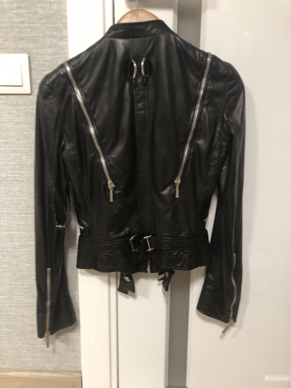Кожаная куртка Versace 42-44 размер.