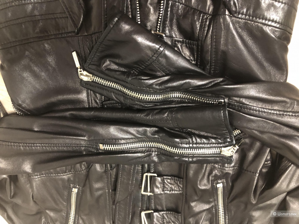 Кожаная куртка Versace 42-44 размер.