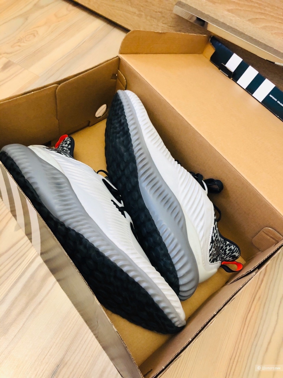 Кроссовки "ADIDAS ALPHABOUNCE. Размер US 9 1/2.