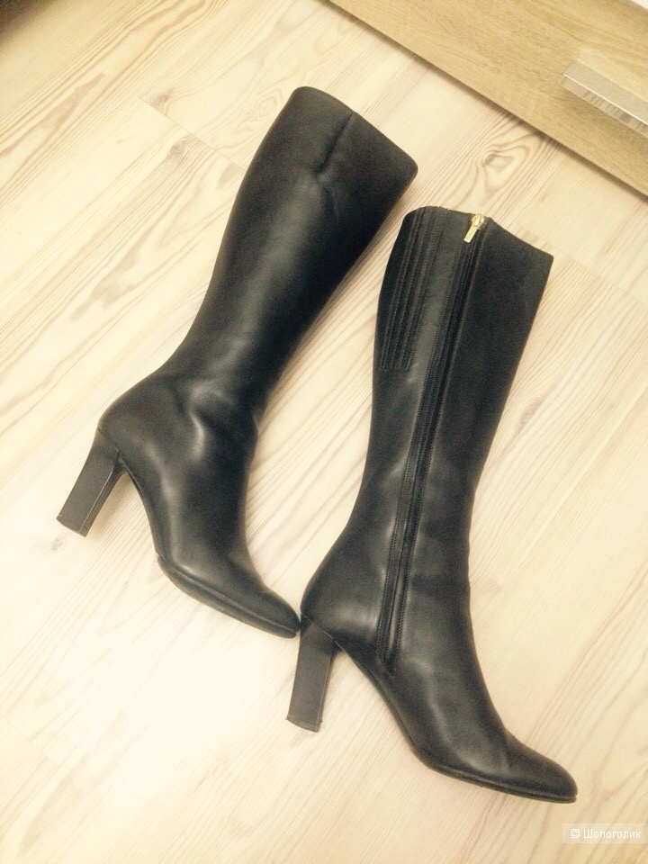 Сапоги от Salvatore Ferragamo Размер 36-37.