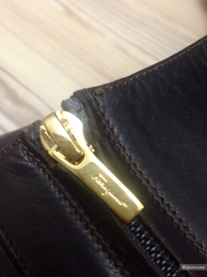 Сапоги от Salvatore Ferragamo Размер 36-37.