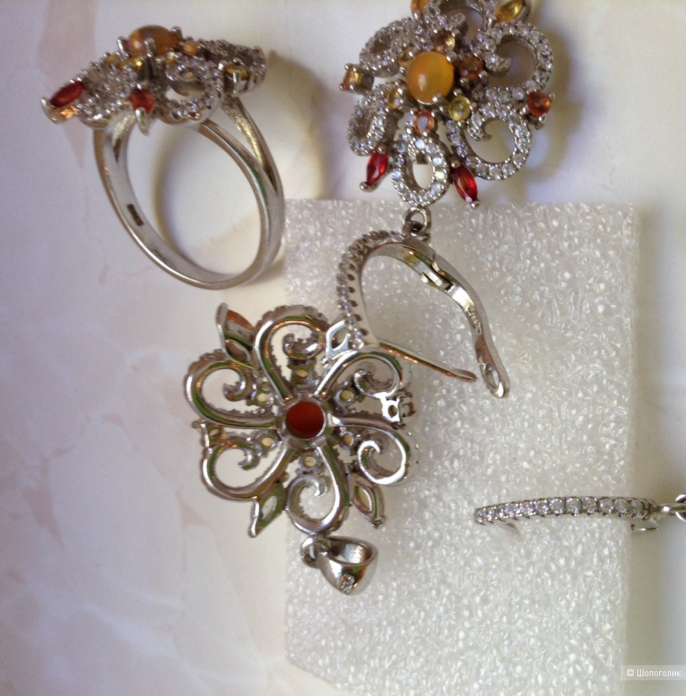 Серебряный набор с натуральными опалами  и сапфирами, размер кольца 18